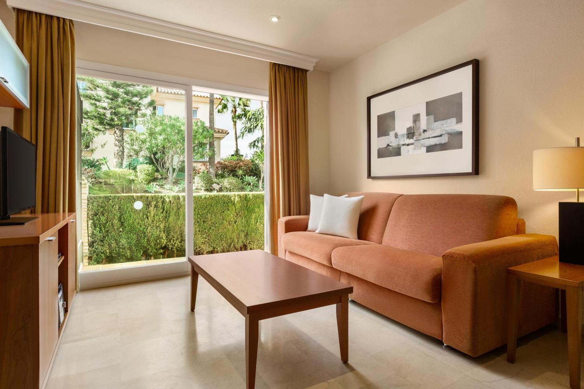 Ramada Hotel & Suites By Wyndham Costa Del Sol Fuengirola Exterior photo