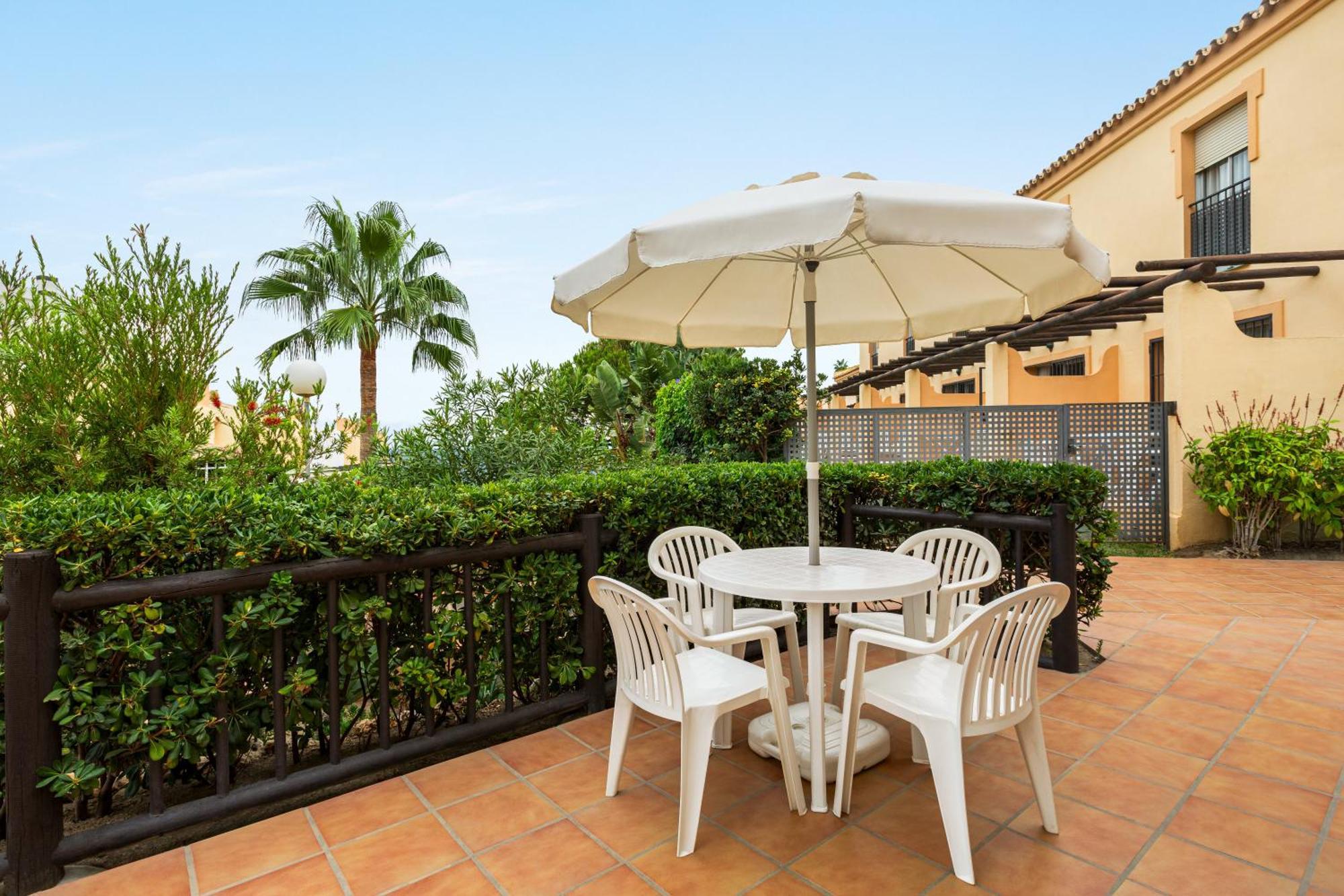 Ramada Hotel & Suites By Wyndham Costa Del Sol Fuengirola Exterior photo